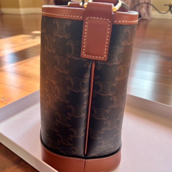 -SOLD- Celine Triomphe bucket bag - Picture 5 of 12